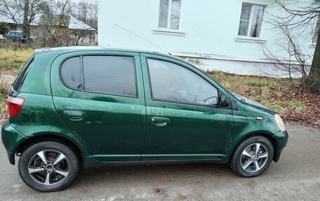 Toyota Yaris I рестайлинг, 2001 год, 345 000 рублей, 2 фотография