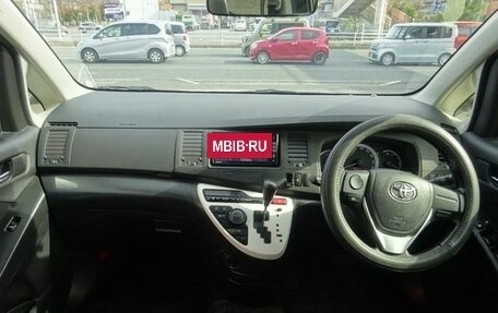 Toyota ISis I, 2014 год, 853 777 рублей, 11 фотография