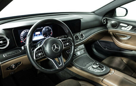 Mercedes-Benz E-Класс, 2019 год, 3 399 700 рублей, 11 фотография