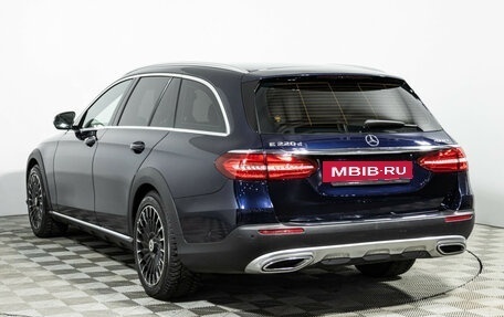 Mercedes-Benz E-Класс, 2019 год, 3 399 700 рублей, 7 фотография