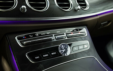 Mercedes-Benz E-Класс, 2019 год, 3 399 700 рублей, 20 фотография