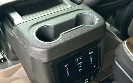 GMC Yukon IV, 2025 год, 15 370 000 рублей, 13 фотография