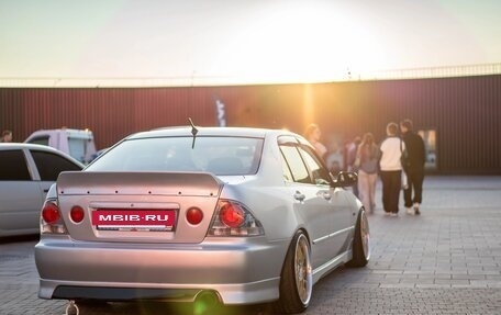 Toyota Altezza, 2001 год, 900 000 рублей, 8 фотография