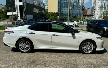 Toyota Camry, 2020 год, 1 700 000 рублей, 2 фотография