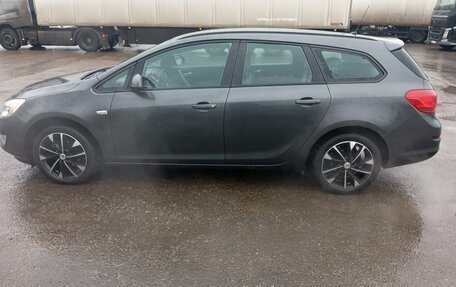 Opel Astra J, 2011 год, 850 000 рублей, 1 фотография