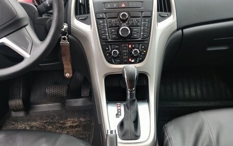 Opel Astra J, 2011 год, 850 000 рублей, 31 фотография