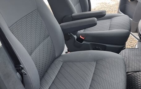 Volkswagen Multivan T5, 2010 год, 3 100 000 рублей, 18 фотография