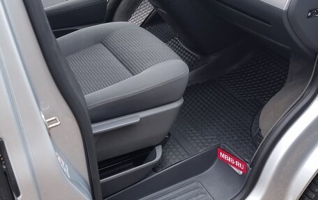 Volkswagen Multivan T5, 2010 год, 3 100 000 рублей, 15 фотография