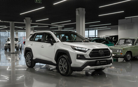 Toyota RAV4, 2025 год, 4 300 000 рублей, 2 фотография