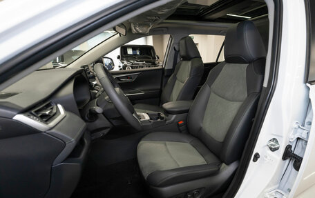 Toyota RAV4, 2025 год, 4 300 000 рублей, 9 фотография