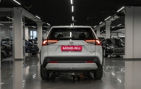 Toyota RAV4, 2025 год, 4 300 000 рублей, 6 фотография