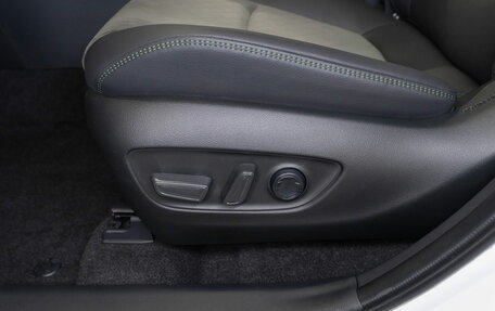 Toyota RAV4, 2025 год, 4 300 000 рублей, 21 фотография