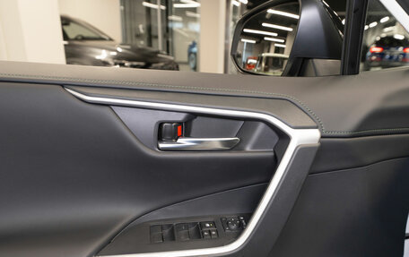 Toyota RAV4, 2025 год, 4 300 000 рублей, 20 фотография