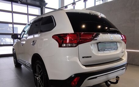 Mitsubishi Outlander III рестайлинг 3, 2019 год, 2 150 000 рублей, 6 фотография