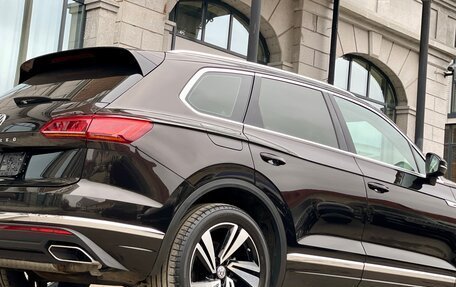 Volkswagen Touareg III, 2020 год, 5 300 000 рублей, 28 фотография