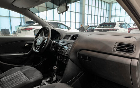 Volkswagen Polo VI (EU Market), 2015 год, 750 000 рублей, 11 фотография