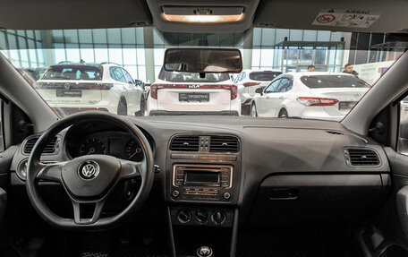 Volkswagen Polo VI (EU Market), 2015 год, 750 000 рублей, 14 фотография