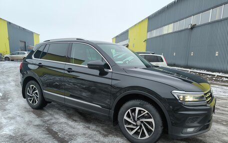 Volkswagen Tiguan II, 2018 год, 2 290 000 рублей, 2 фотография