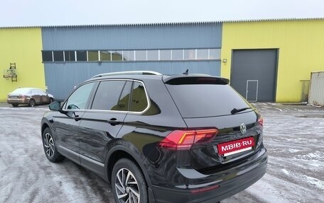 Volkswagen Tiguan II, 2018 год, 2 290 000 рублей, 4 фотография