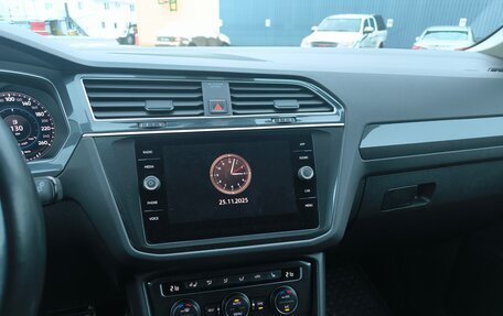 Volkswagen Tiguan II, 2018 год, 2 290 000 рублей, 9 фотография