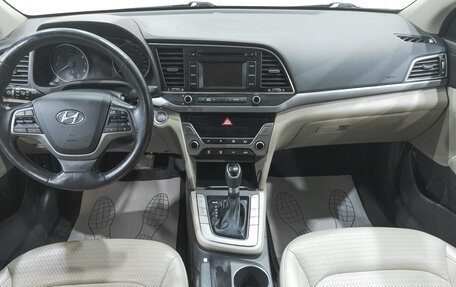 Hyundai Elantra VI рестайлинг, 2017 год, 1 679 000 рублей, 12 фотография