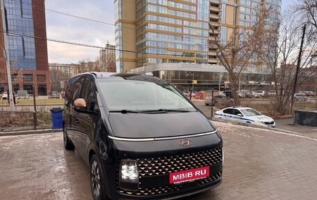 Hyundai Staria, 2022 год, 3 900 000 рублей, 2 фотография