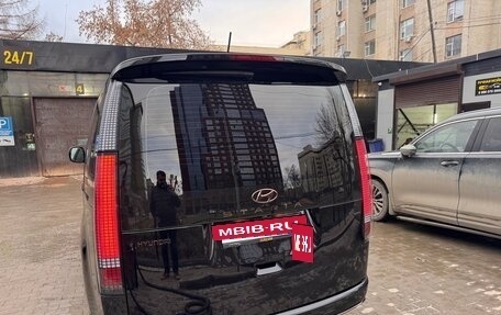 Hyundai Staria, 2022 год, 3 900 000 рублей, 4 фотография