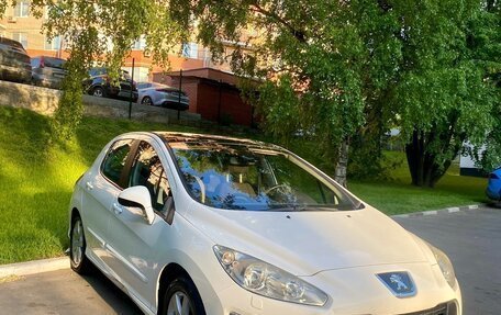 Peugeot 308 II, 2011 год, 950 000 рублей, 2 фотография