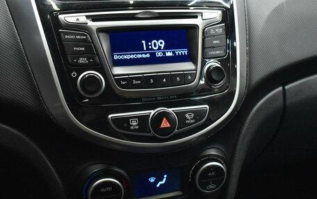 Hyundai Solaris II рестайлинг, 2016 год, 1 200 000 рублей, 14 фотография