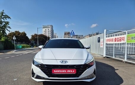 Hyundai Avante, 2022 год, 2 150 000 рублей, 3 фотография