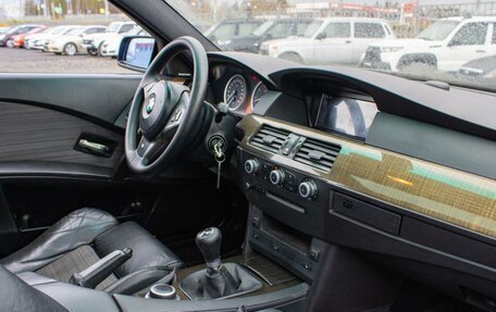 BMW 5 серия, 2004 год, 999 000 рублей, 12 фотография