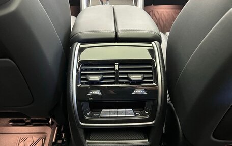 BMW X5 M, 2025 год, 19 162 614 рублей, 8 фотография