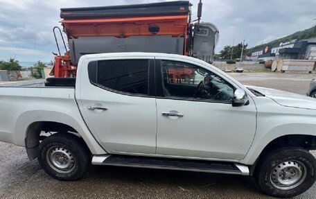 Mitsubishi L200 IV рестайлинг, 2022 год, 2 415 000 рублей, 2 фотография