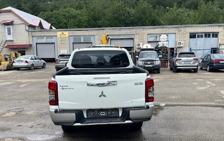 Mitsubishi L200 IV рестайлинг, 2022 год, 2 415 000 рублей, 8 фотография