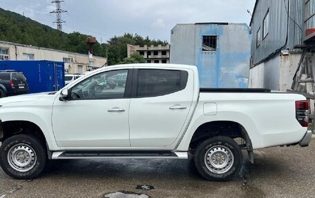 Mitsubishi L200 IV рестайлинг, 2022 год, 2 415 000 рублей, 10 фотография