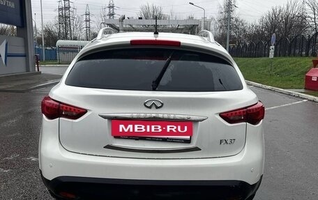 Infiniti FX II, 2013 год, 1 499 999 рублей, 6 фотография