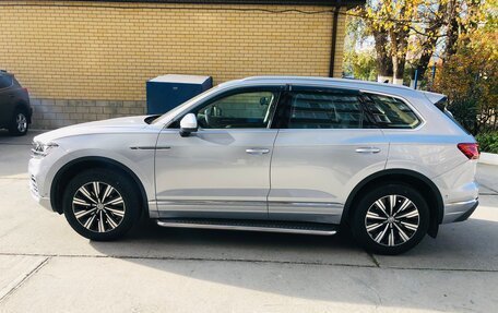 Volkswagen Touareg III, 2018 год, 3 600 000 рублей, 2 фотография