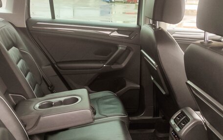 Volkswagen Tiguan II, 2018 год, 2 675 000 рублей, 11 фотография