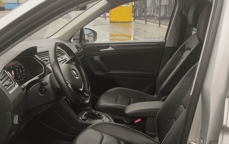 Volkswagen Tiguan II, 2018 год, 2 675 000 рублей, 16 фотография