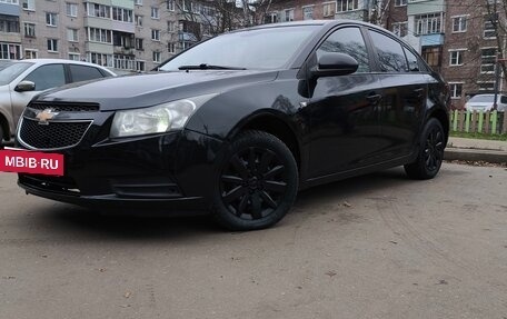 Chevrolet Cruze II, 2010 год, 550 000 рублей, 3 фотография