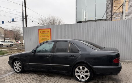 Mercedes-Benz E-Класс, 2002 год, 350 000 рублей, 4 фотография