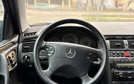 Mercedes-Benz E-Класс, 2002 год, 350 000 рублей, 15 фотография