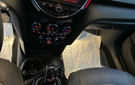 MINI Hatch, 2018 год, 1 800 000 рублей, 15 фотография