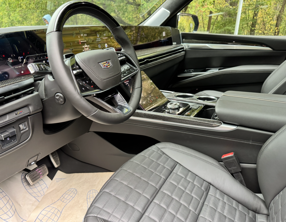 Cadillac Escalade V, 2025 год, 29 450 000 рублей, 9 фотография