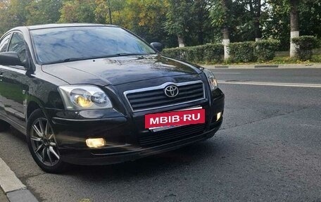 Toyota Avensis III рестайлинг, 2004 год, 637 000 рублей, 3 фотография