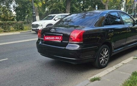 Toyota Avensis III рестайлинг, 2004 год, 637 000 рублей, 2 фотография