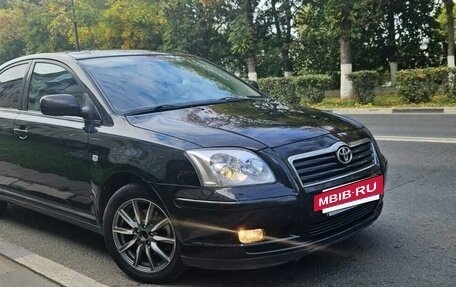Toyota Avensis III рестайлинг, 2004 год, 637 000 рублей, 5 фотография