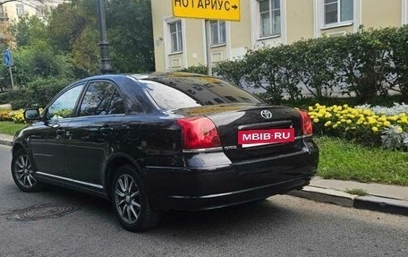 Toyota Avensis III рестайлинг, 2004 год, 637 000 рублей, 4 фотография