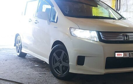 Honda Freed I, 2011 год, 990 000 рублей, 2 фотография