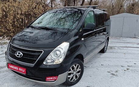 Hyundai Grand Starex Grand Starex I рестайлинг 2, 2017 год, 3 200 000 рублей, 1 фотография